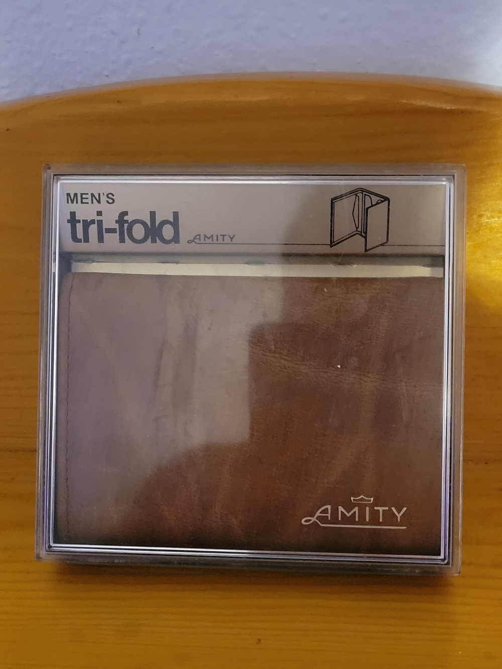 Vintage Amity Men's Tri-Fold Leather Wallet